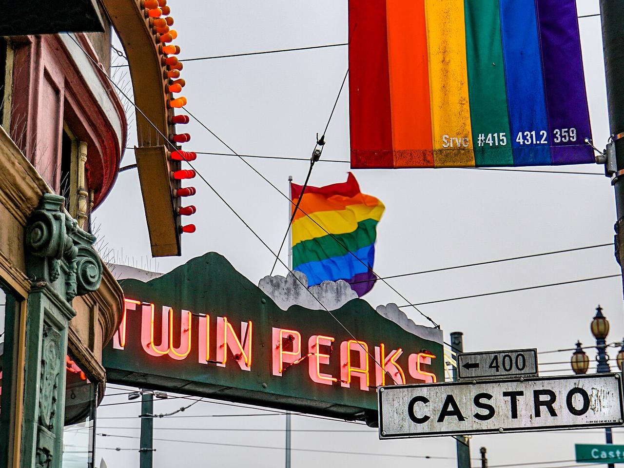 Photo of Twin Peaks Tavern